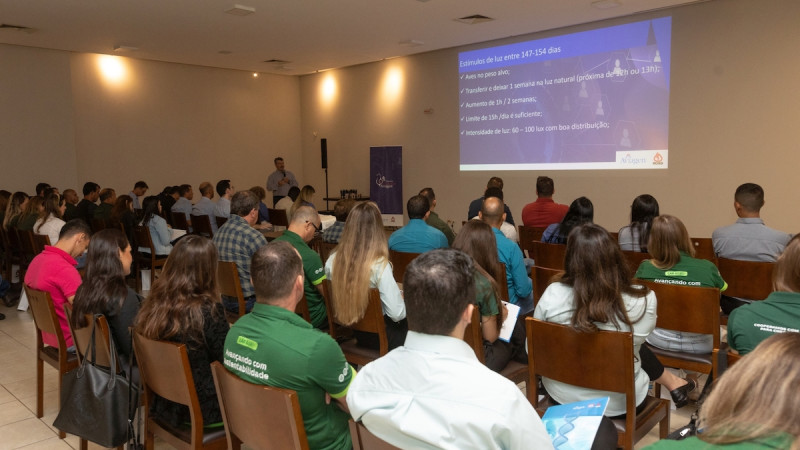 “Conexão Aviagen” leva conhecimento a produtores  em todo o Brasil